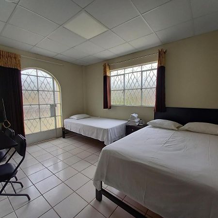 Kira'S House Hotel Piura Buitenkant foto