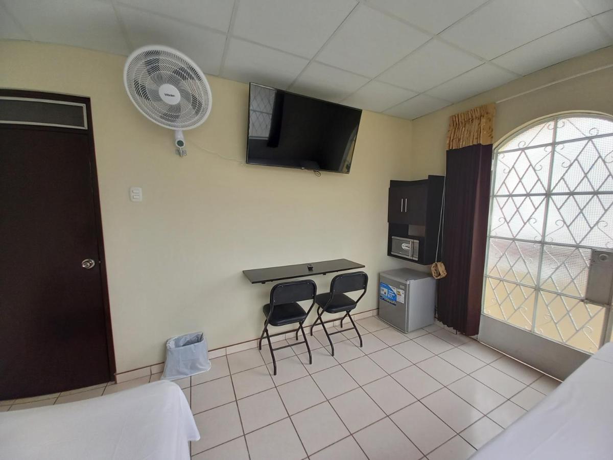Kira'S House Hotel Piura Buitenkant foto