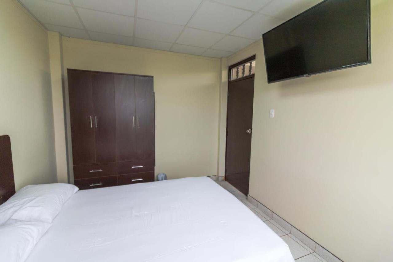 Kira'S House Hotel Piura Buitenkant foto