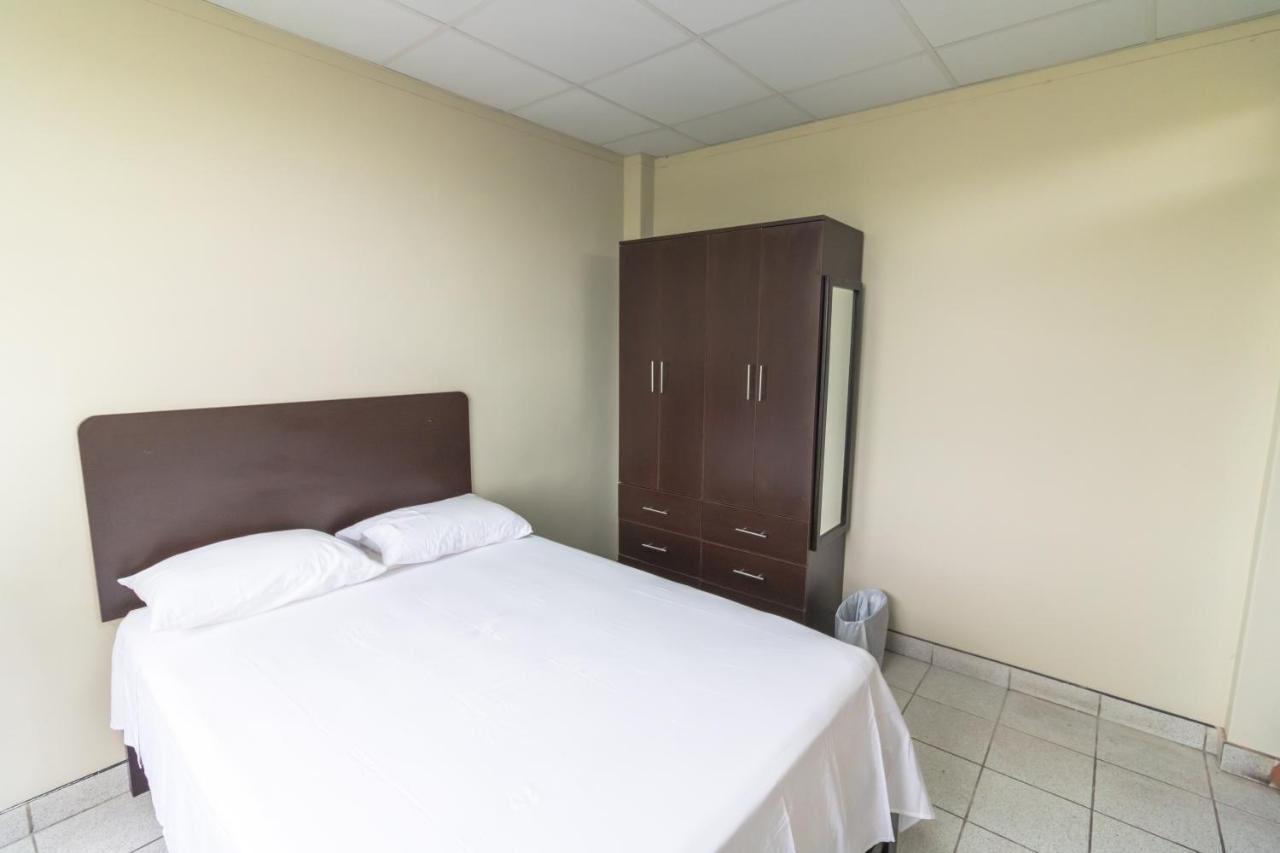 Kira'S House Hotel Piura Buitenkant foto
