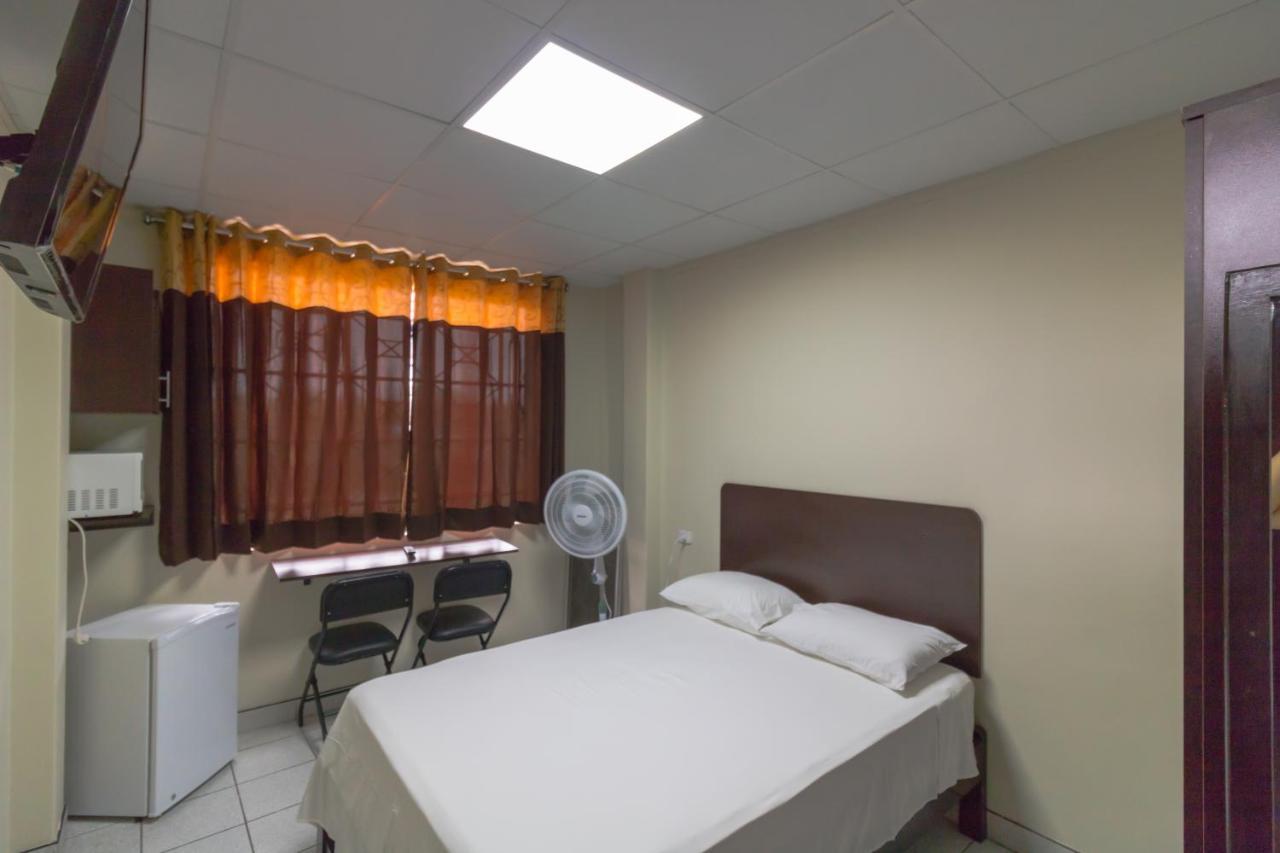 Kira'S House Hotel Piura Buitenkant foto
